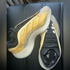 Yeezy 700 v3 safflower